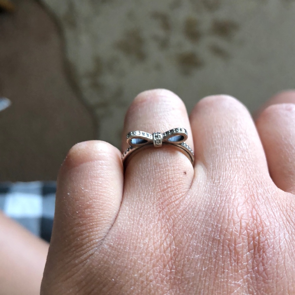 Pandora Classic Bow Ring 💍